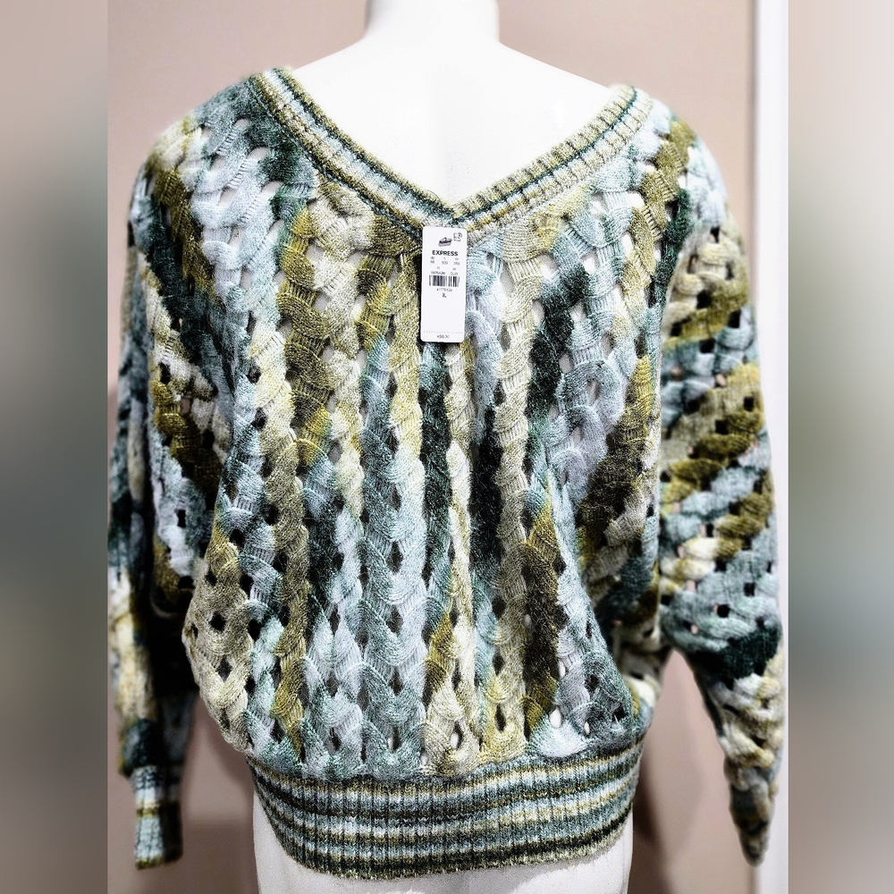 NWT Express Open Stitch V-Neck Banded Bottom SoHo Sweater Size XL